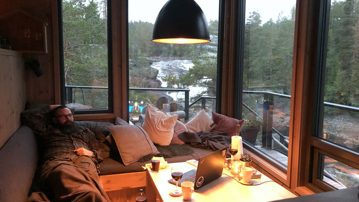 Skogfar Slapper Av I Sofa.C1ca7114d8a8a2897aa33b6427bd4444